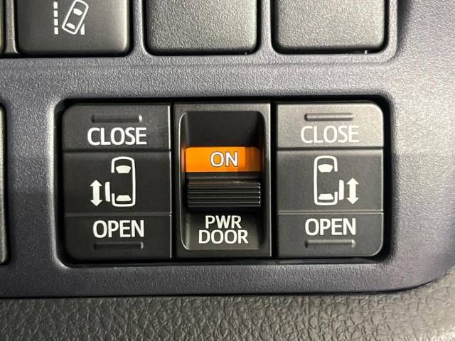 Toyota VOXY 2016-11 19486-6