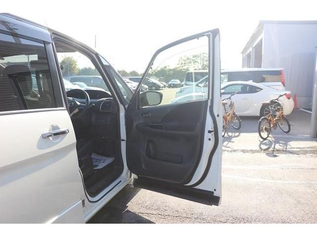 Nissan SERENA 2018-02 188168-8