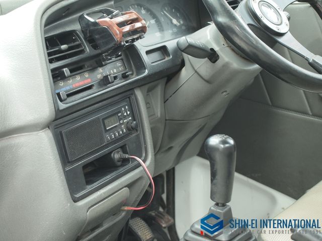 Suzuki CARRY TRUCK 1998-01 15720-9