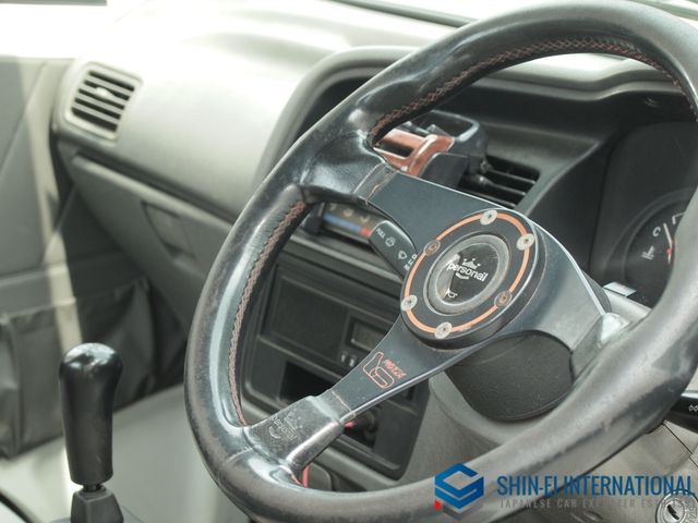 Suzuki CARRY TRUCK 1998-01 15720-8