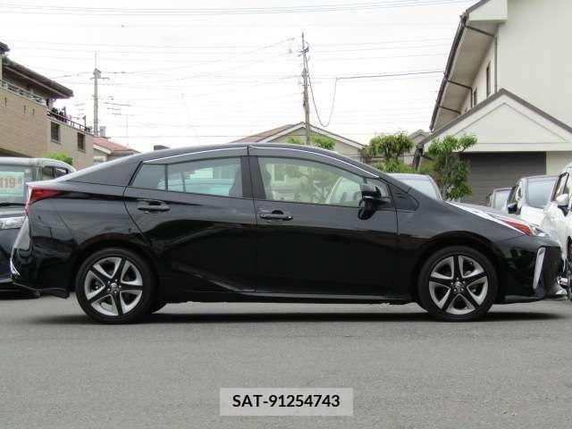 Toyota PRIUS 2020-10 282011-6