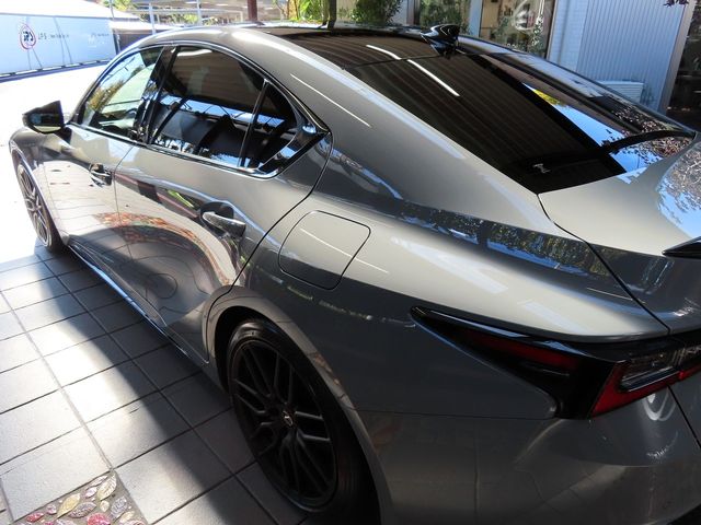 Lexus IS 2023-01 196336-10