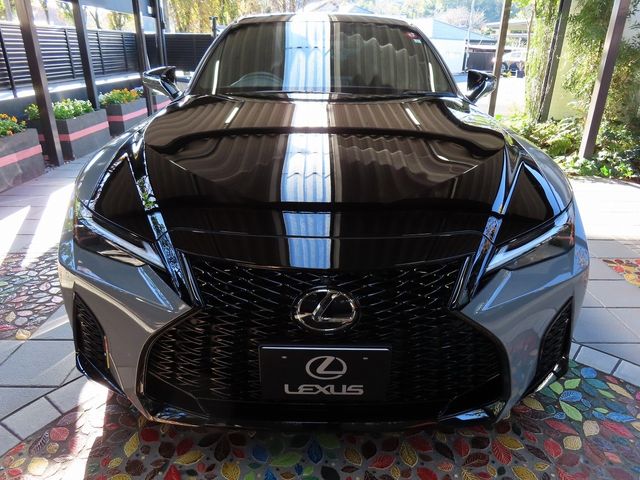 Lexus IS 2023-01 196336-5