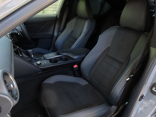 Lexus IS 2023-01 196336-21