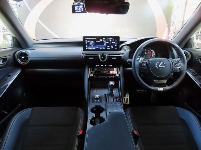 Lexus IS 2023-01 196336-2