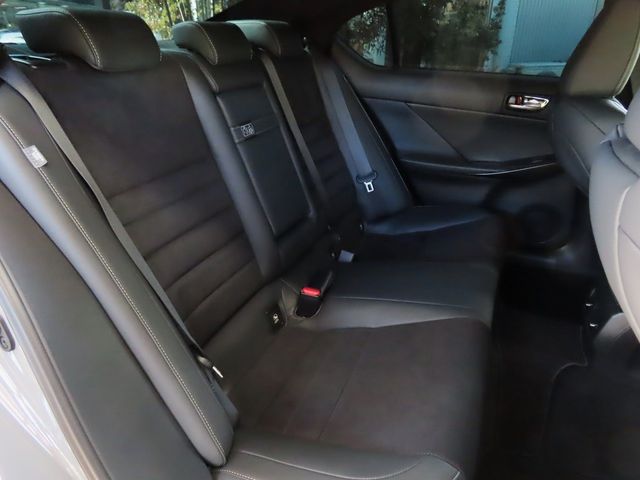 Lexus IS 2023-01 196336-27