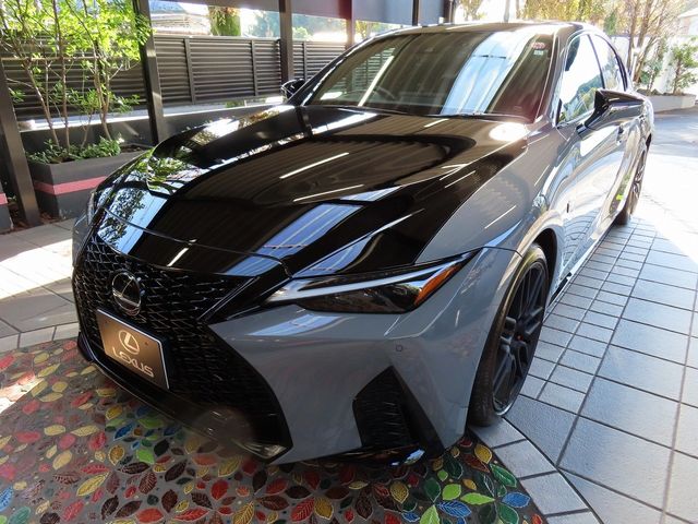 Lexus IS 2023-01 196336-12