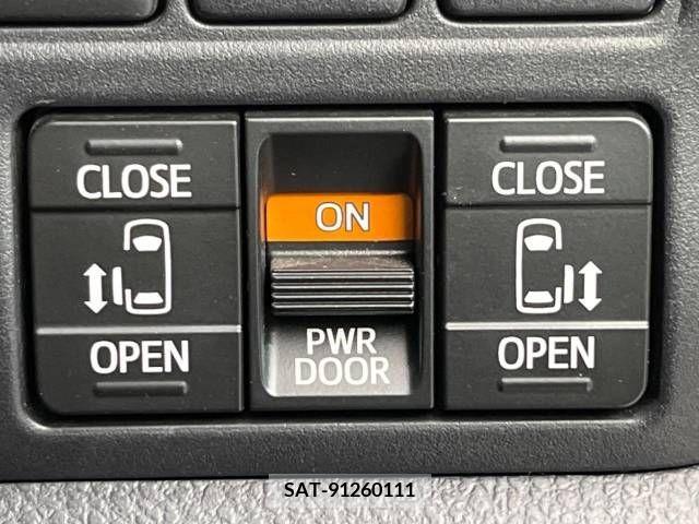 Toyota VOXY 2017-10 374599-4