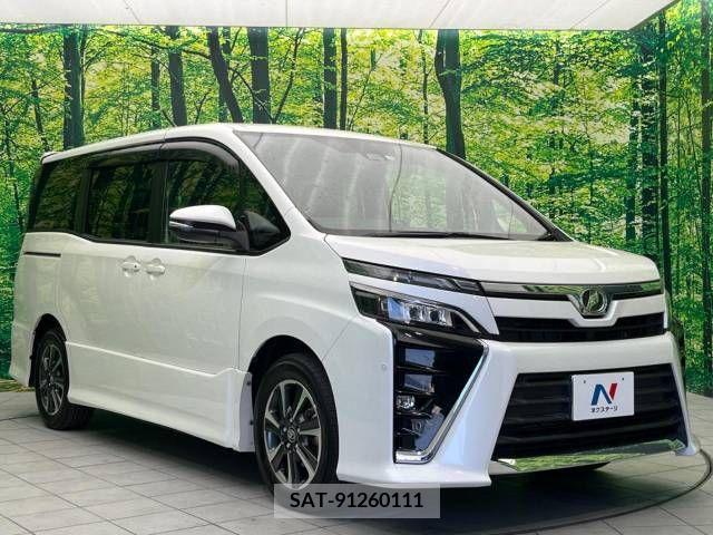 Toyota VOXY 2017-10 374599-17