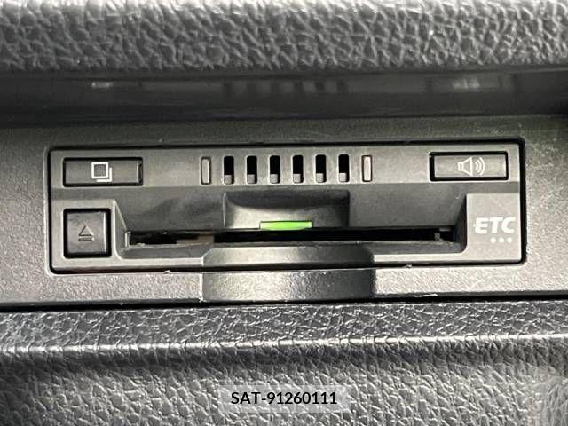Toyota VOXY 2017-10 374599-7