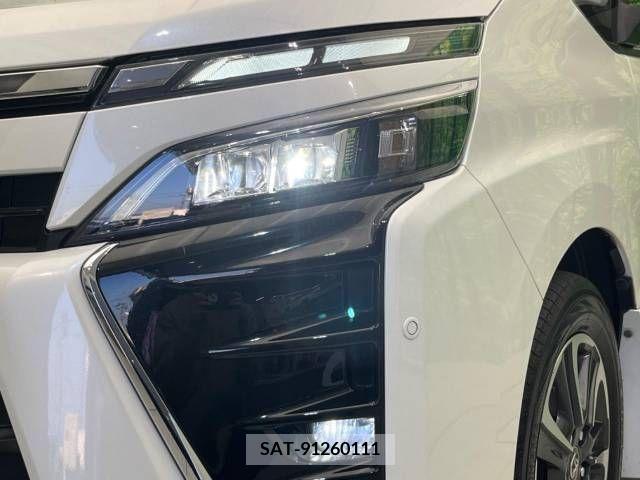 Toyota VOXY 2017-10 374599-13