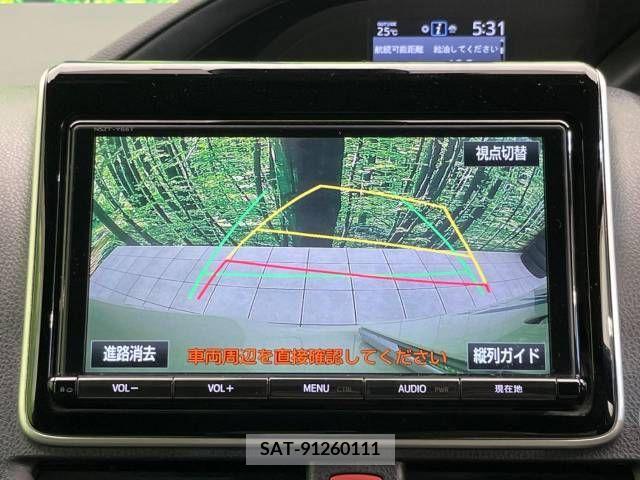 Toyota VOXY 2017-10 374599-5