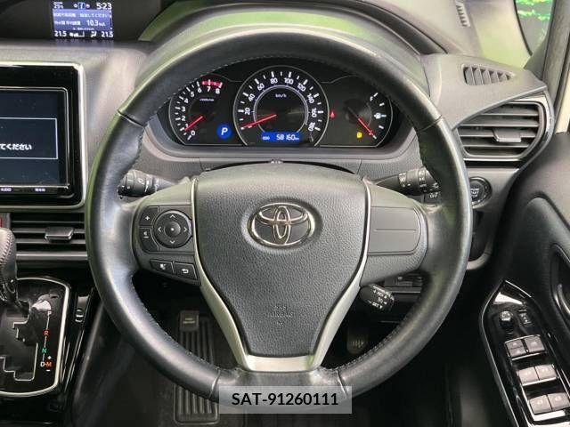 Toyota VOXY 2017-10 374599-12