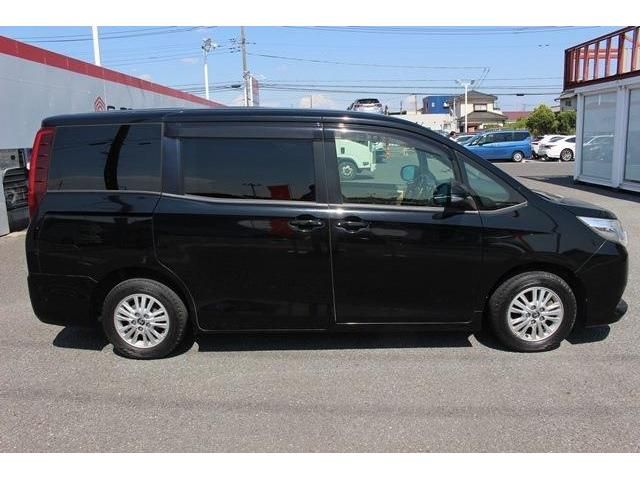 Toyota NOAH 2014-03 8380-10