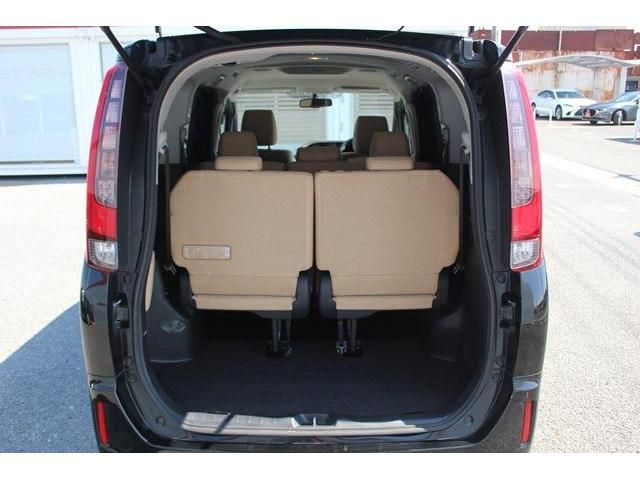 Toyota NOAH 2014-03 8380-17