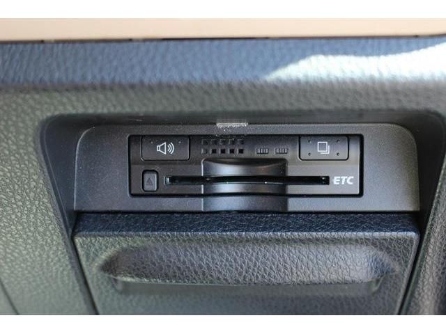 Toyota NOAH 2014-03 8380-3