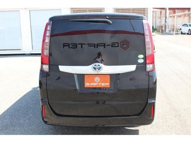 Toyota NOAH 2014-03 8380-9