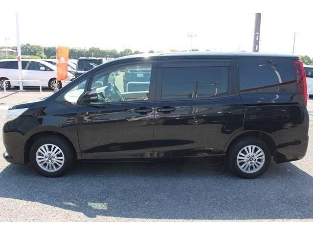 Toyota NOAH 2014-03 8380-8