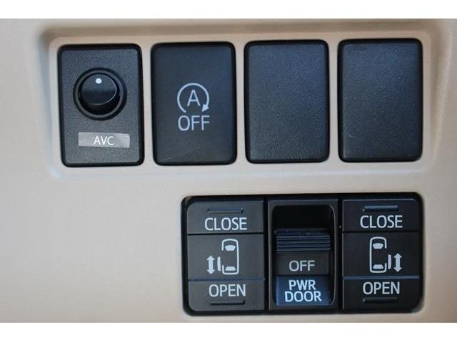 Toyota NOAH 2014-03 8380-4
