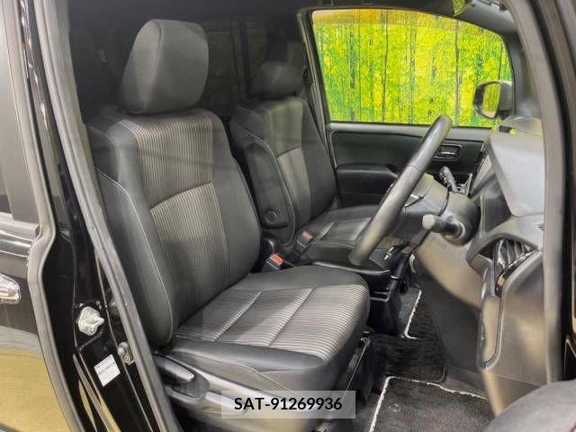 Toyota VOXY 2020-02 321661-8