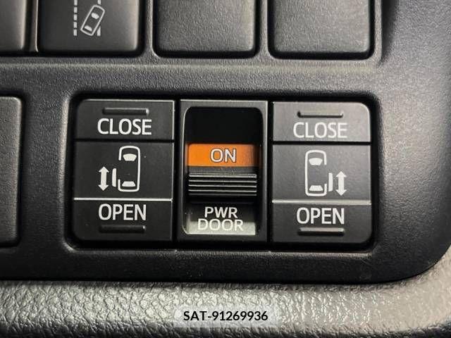 Toyota VOXY 2020-02 321661-6