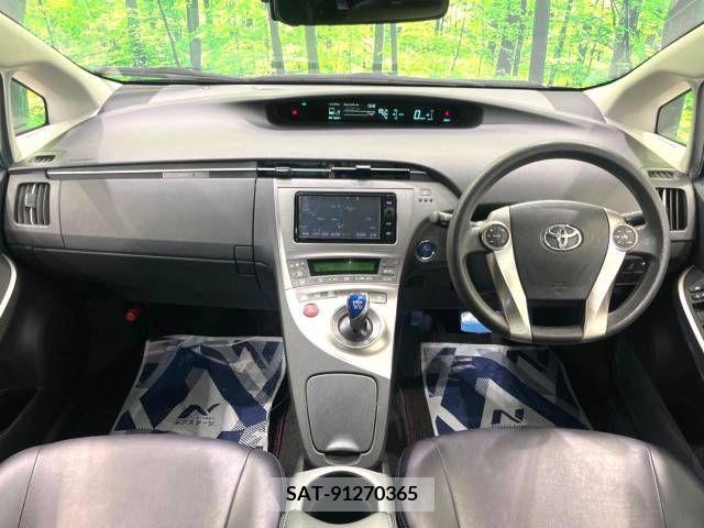 Toyota PRIUS 2015-02 282333-1