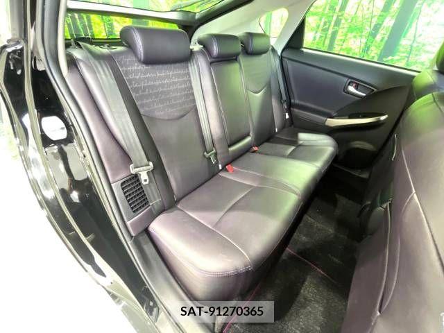 Toyota PRIUS 2015-02 282333-9