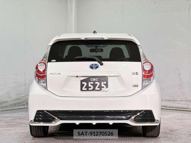Toyota AQUA 2014-01 236440-9