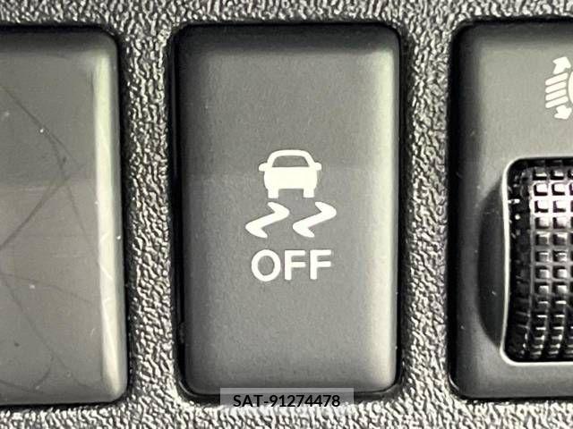 Nissan MARCH 2015-07 218747-6