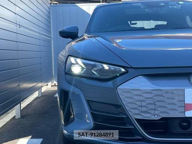 Audi E-TRON 2022-08 216665-3