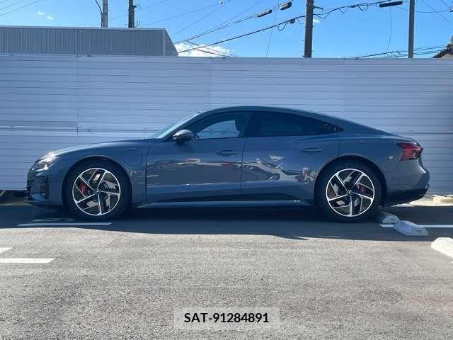Audi E-TRON 2022-08 216665-2