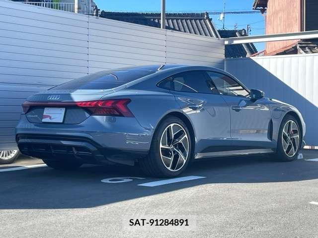 Audi E-TRON 2022-08 216665-5