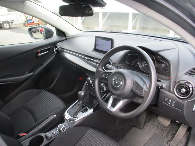 Mazda DEMIO 2018-09 2054-1