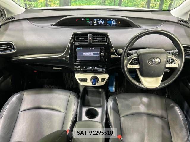 Toyota PRIUS 2018-05 322302-1