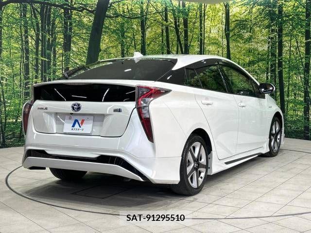 Toyota PRIUS 2018-05 322302-16