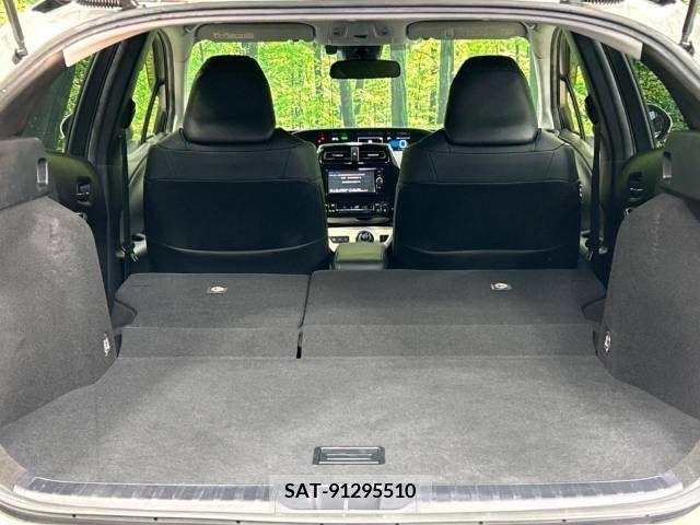 Toyota PRIUS 2018-05 322302-9
