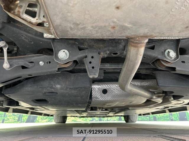 Toyota PRIUS 2018-05 322302-18