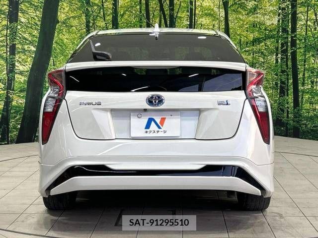 Toyota PRIUS 2018-05 322302-14