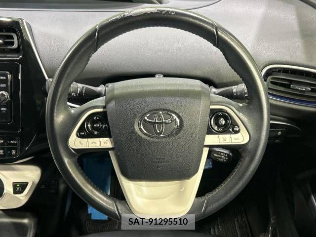 Toyota PRIUS 2018-05 322302-10