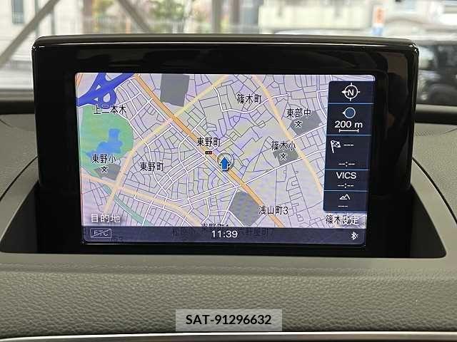 Audi Q3 2015-04 213893-2