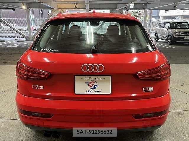 Audi Q3 2015-04 213893-18