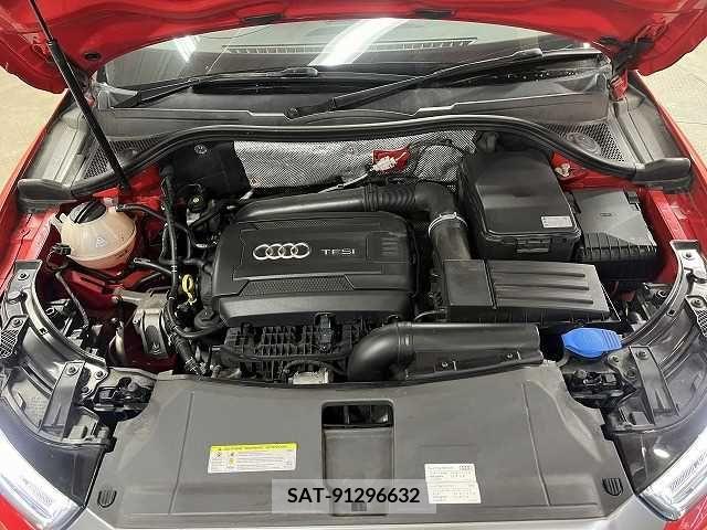 Audi Q3 2015-04 213893-13