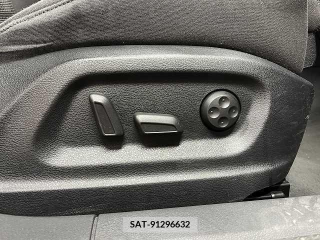 Audi Q3 2015-04 213893-14