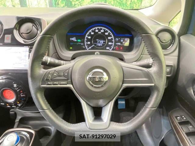 Nissan NOTE 2016-12 365378-11