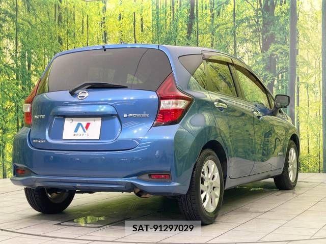 Nissan NOTE 2016-12 365378-17
