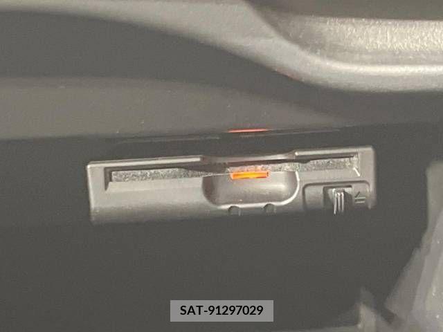 Nissan NOTE 2016-12 365378-6