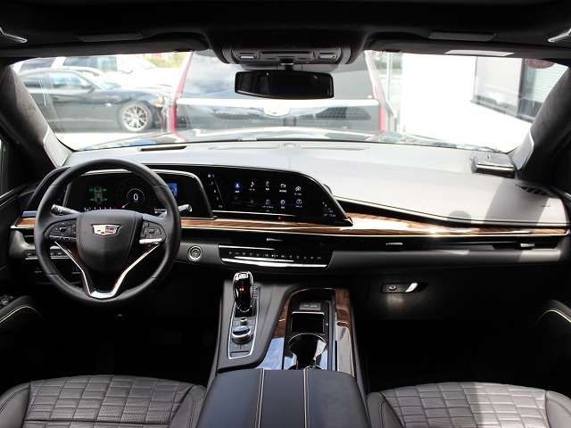 Cadillac ESCALADE 2022-01 10020-4