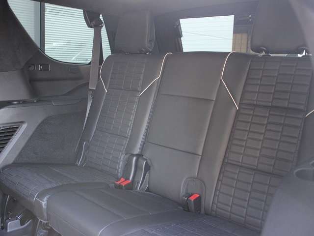 Cadillac ESCALADE 2022-01 10020-16