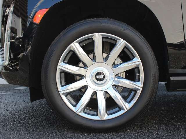 Cadillac ESCALADE 2022-01 10020-18