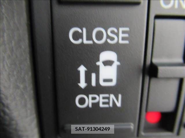 Honda N BOX CUSTOM 2023-09 336471-8